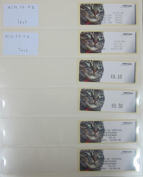 0265 (172).jpg -     Lote:    265      Colecção Especializada - Etiquetas      Lotes Especiais       Descrição:      1981/2010 &mdash; Etiquetas.   Coleção composta por 12 álbuns com etiquetas desde percursoras e Framas até 2010, com provas, erros, FDC's, etiquetas novas e usadas, sobrescritos circulados, variedades de impressão e papéis. Importante estudo. Lote a ver.        Lote ETQ       Valor Base:     &euro; 3000,00     Valor Venda:     &euro;      
